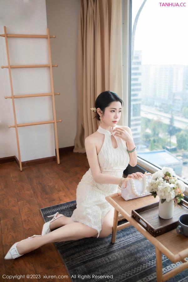   [XiuRen]高清写真图 2023.09.25 No.7435 严利娅Yuliya 旗袍美臀第24张图片